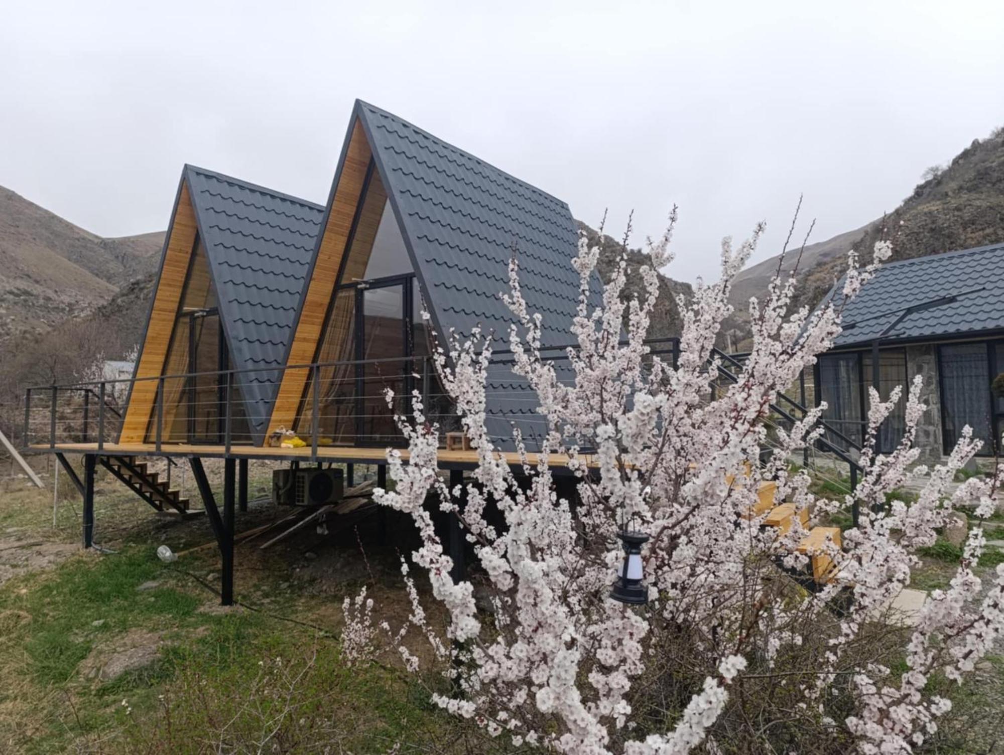 Vardzia Glamping Exterior photo